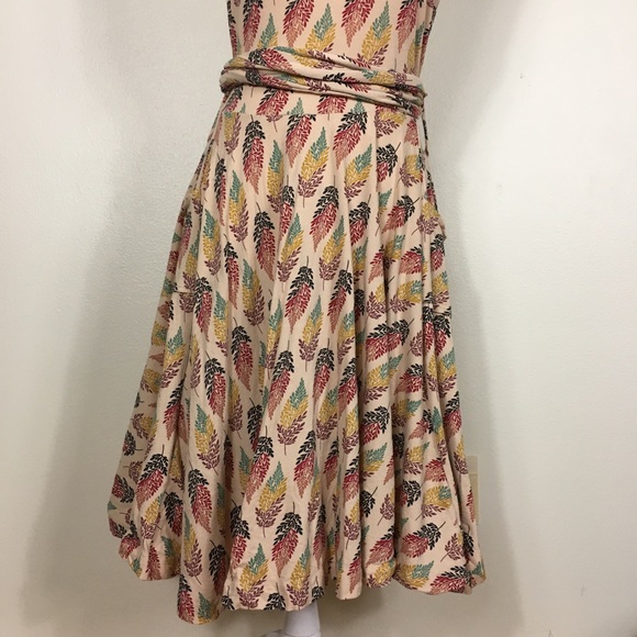 🛑🛑 SOLD!! Effie’s Heart Tan Leaf Print Dress - Picture 5 of 8